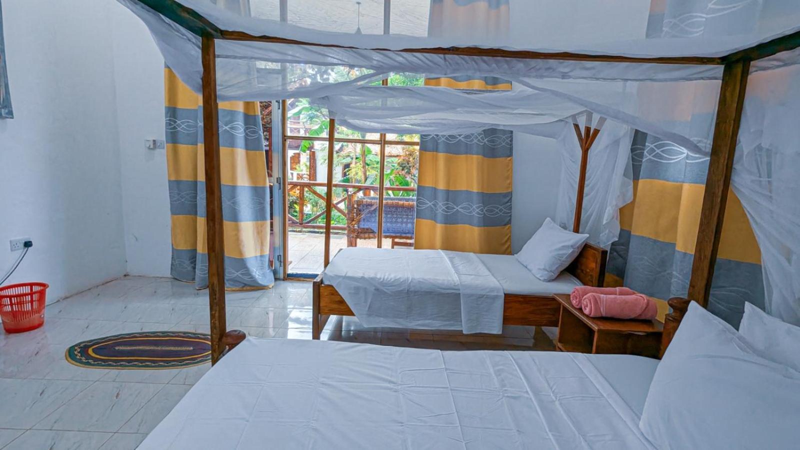 Tuna Hotel